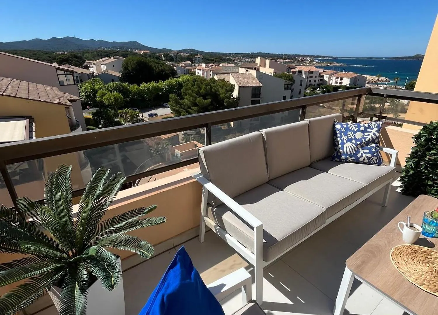 Vue 180 Degres Mer-Colline, Plages 100M, Piscine, Box , Domaine Coudouliere Six Four Les Plages Six-Fours-les-Plages