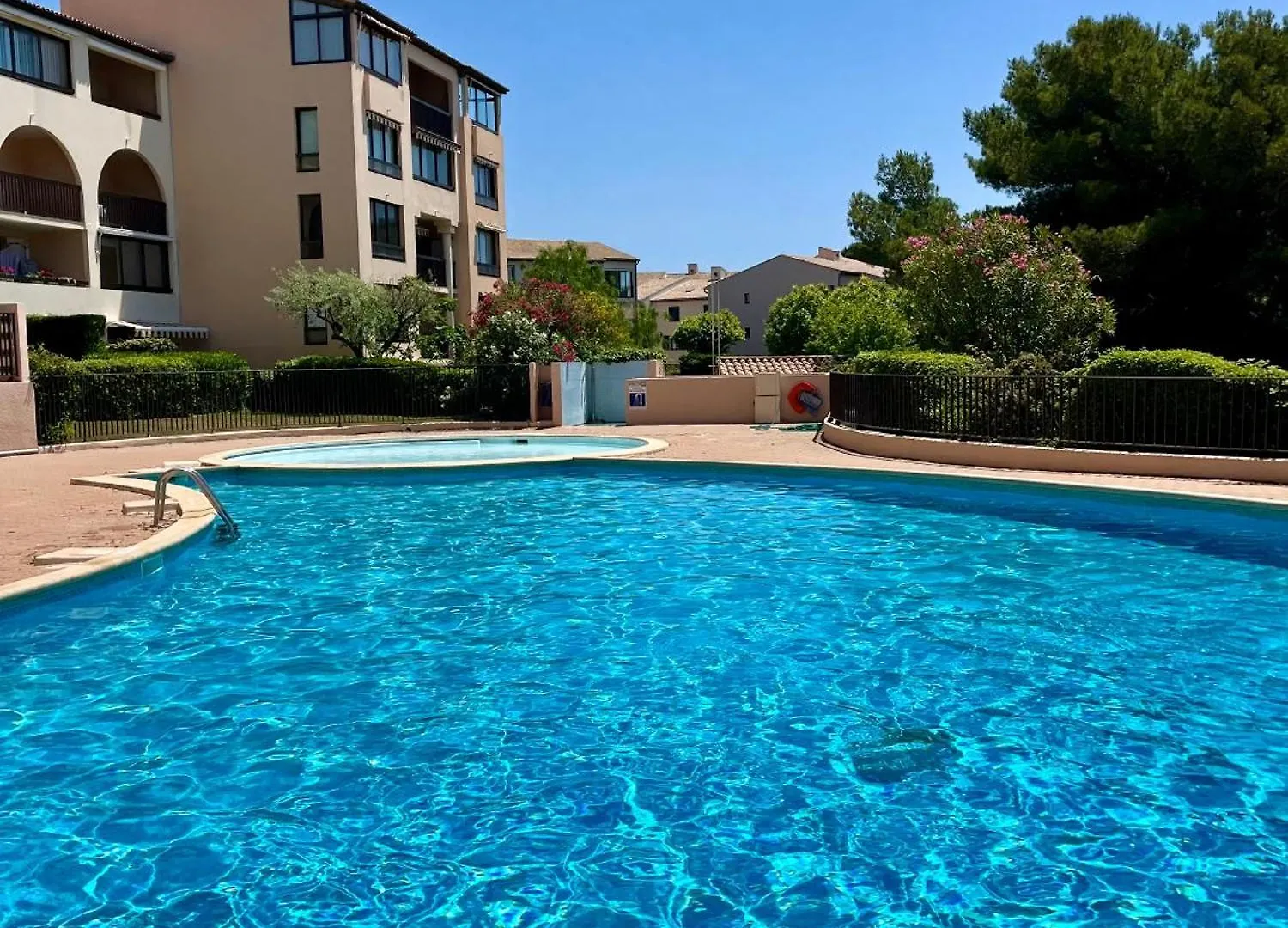 Apartment Vue 180 Degres Mer-Colline, Plages 100M, Piscine, Box , Domaine Coudouliere Six Four Les Plages Six-Fours-les-Plages