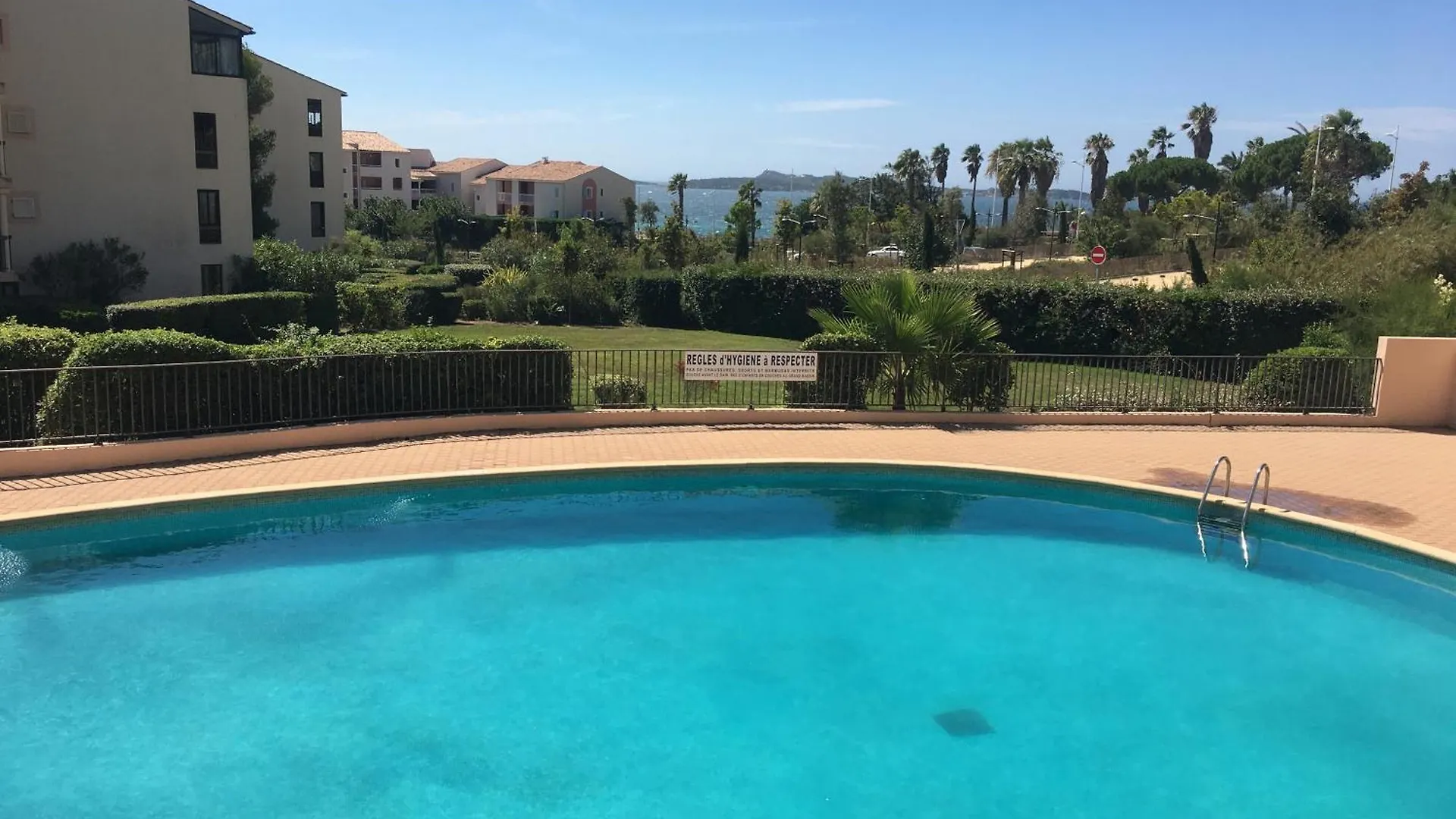 Vue 180 Degres Mer-Colline, Plages 100M, Piscine, Box , Domaine Coudouliere Six Four Les Plages Six-Fours-les-Plages Apartment
